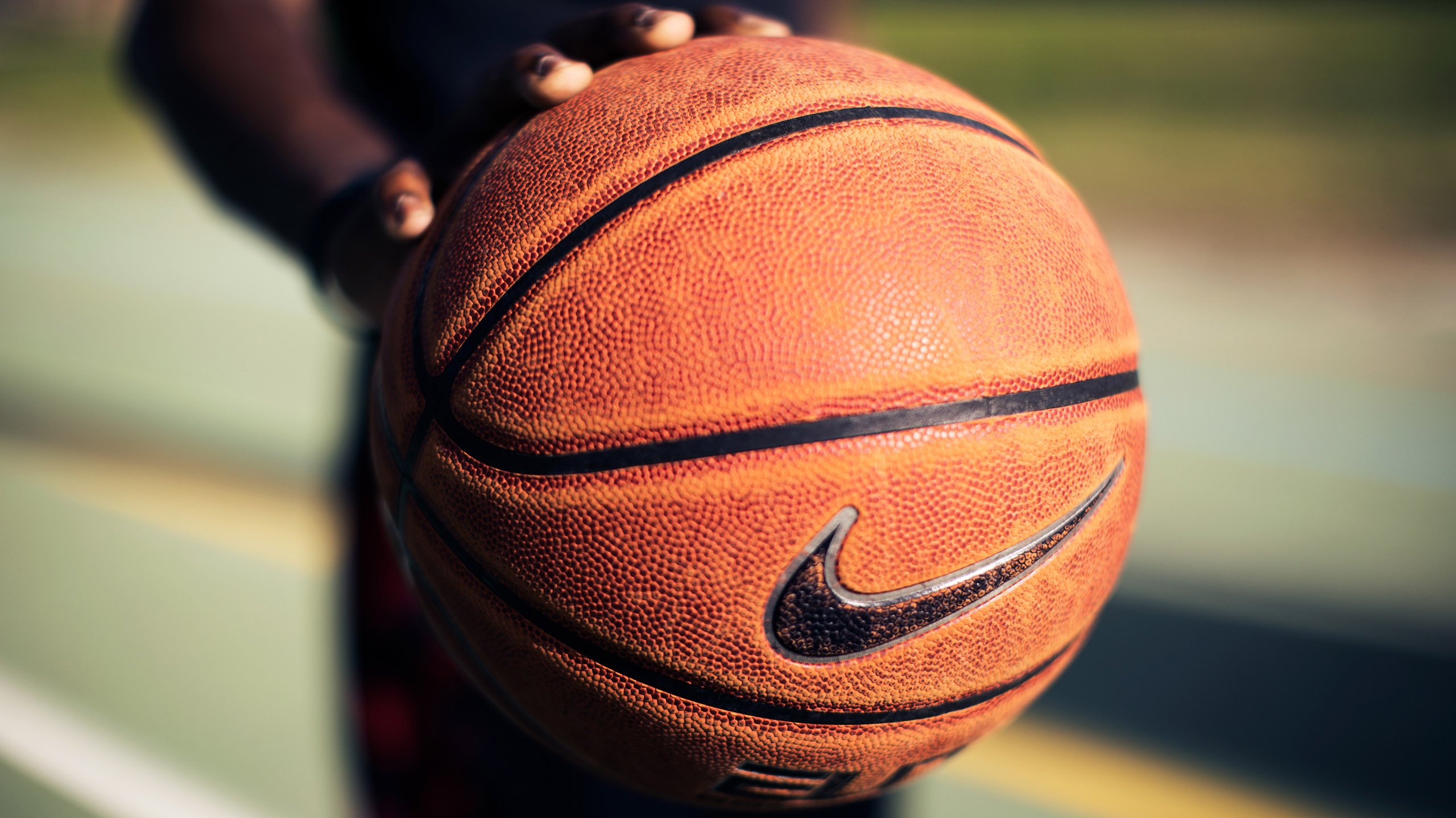 国际滑雪装备租赁服务:旅游与赛事结合提升便利性,滑雪装备租用